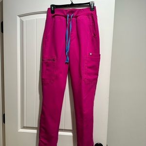 Figs scrub set! Pants and top!